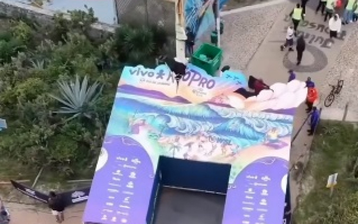 Estrutura da WSL caiu com ventania em Saquarema