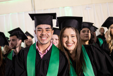 Primeira turma de Medicina do Passaporte Universitário se forma