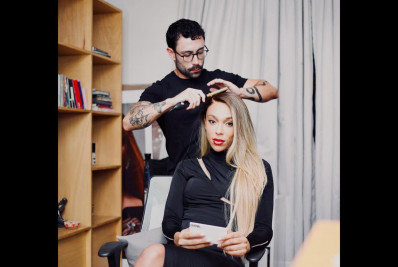 Érika Hilton é maquiada por assessores e vira alvo de críticas; parlamentar se defende