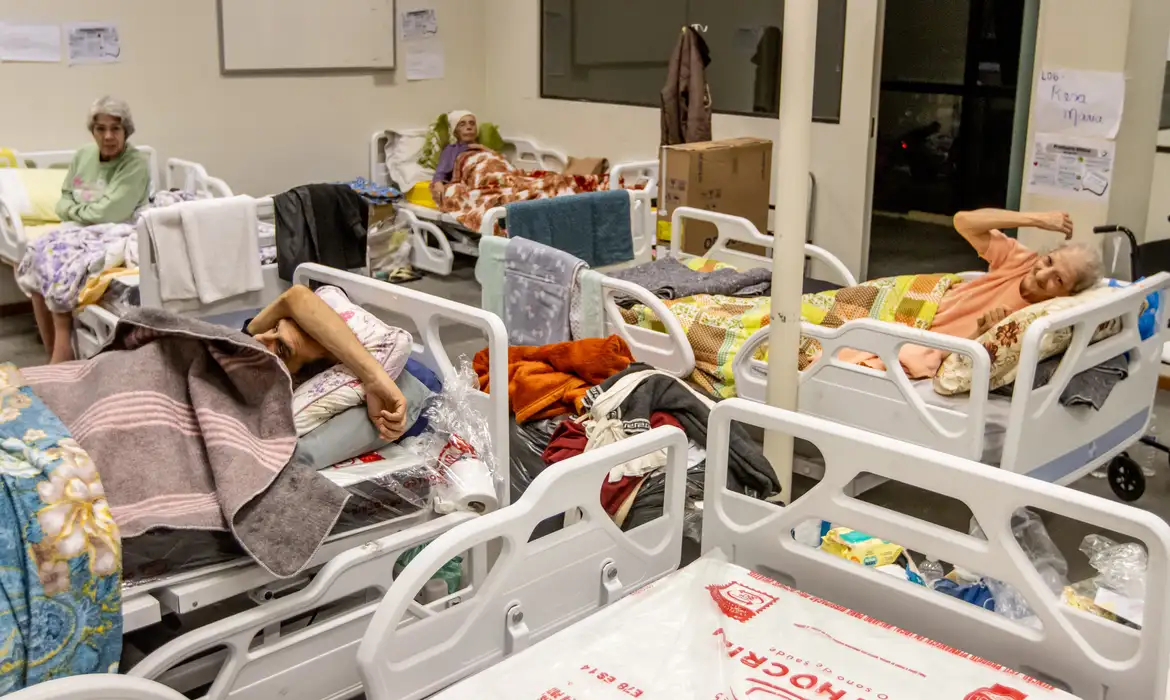 Queda de idosos pode ter consequências graves, alertam especialistas