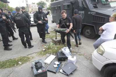 Operação contra 'gatonet' registra tiroteio no Complexo do Alemão