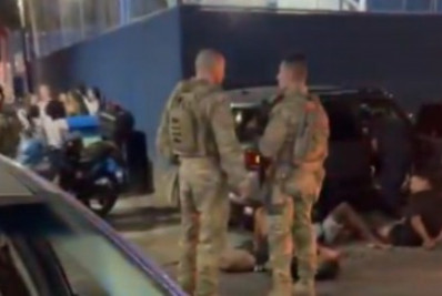 Perseguição com troca de tiros termina com homens baleados em Duque de Caxias