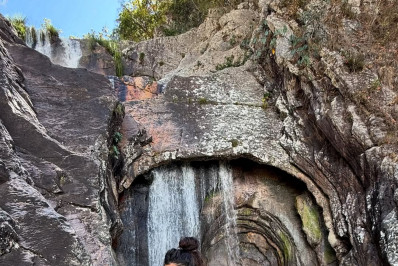 Aline Campos posa de biquíni na Chapada dos Veadeiros