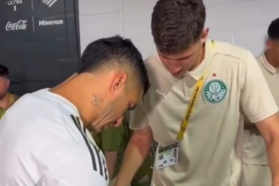 Vídeo: jogadores do Palmeiras tietam Luis Suárez, atacante do Inter Miami