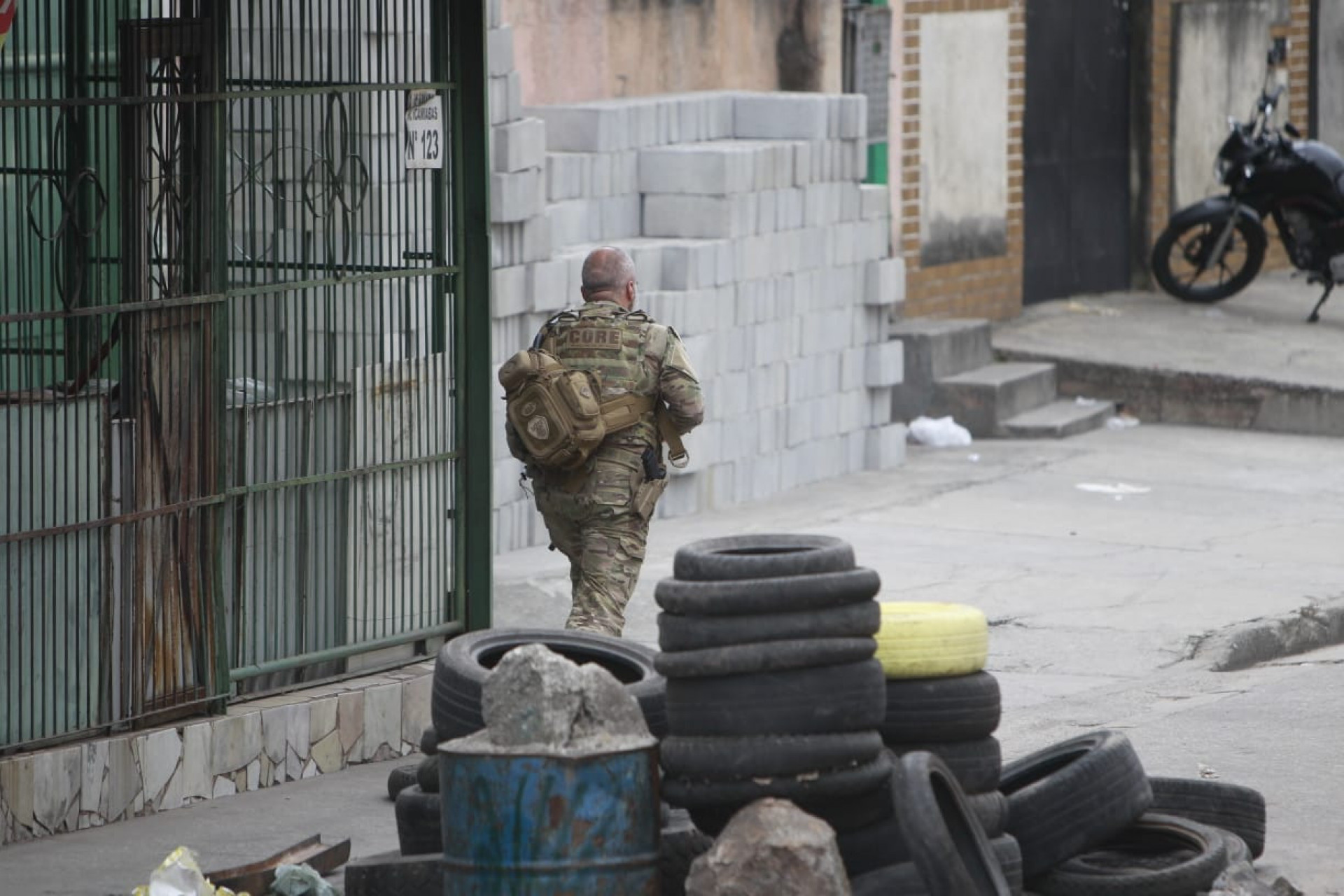 Equipes da Core em apoio a operação no Complexo do Alemão - Reginaldo Pimenta/Agência O DIA