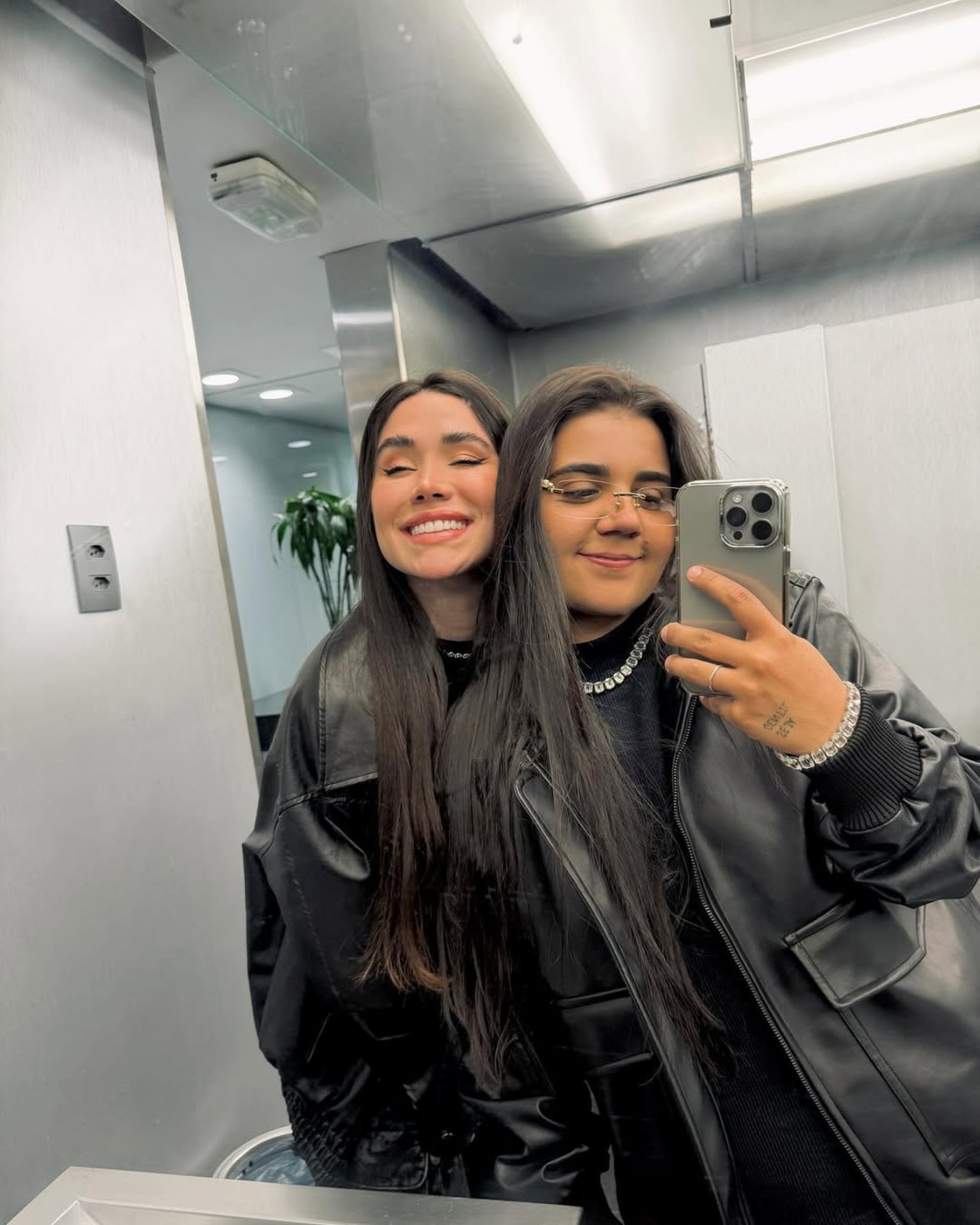 Maria Venture e Yasmin Santos  - Reprodução/Instagram 