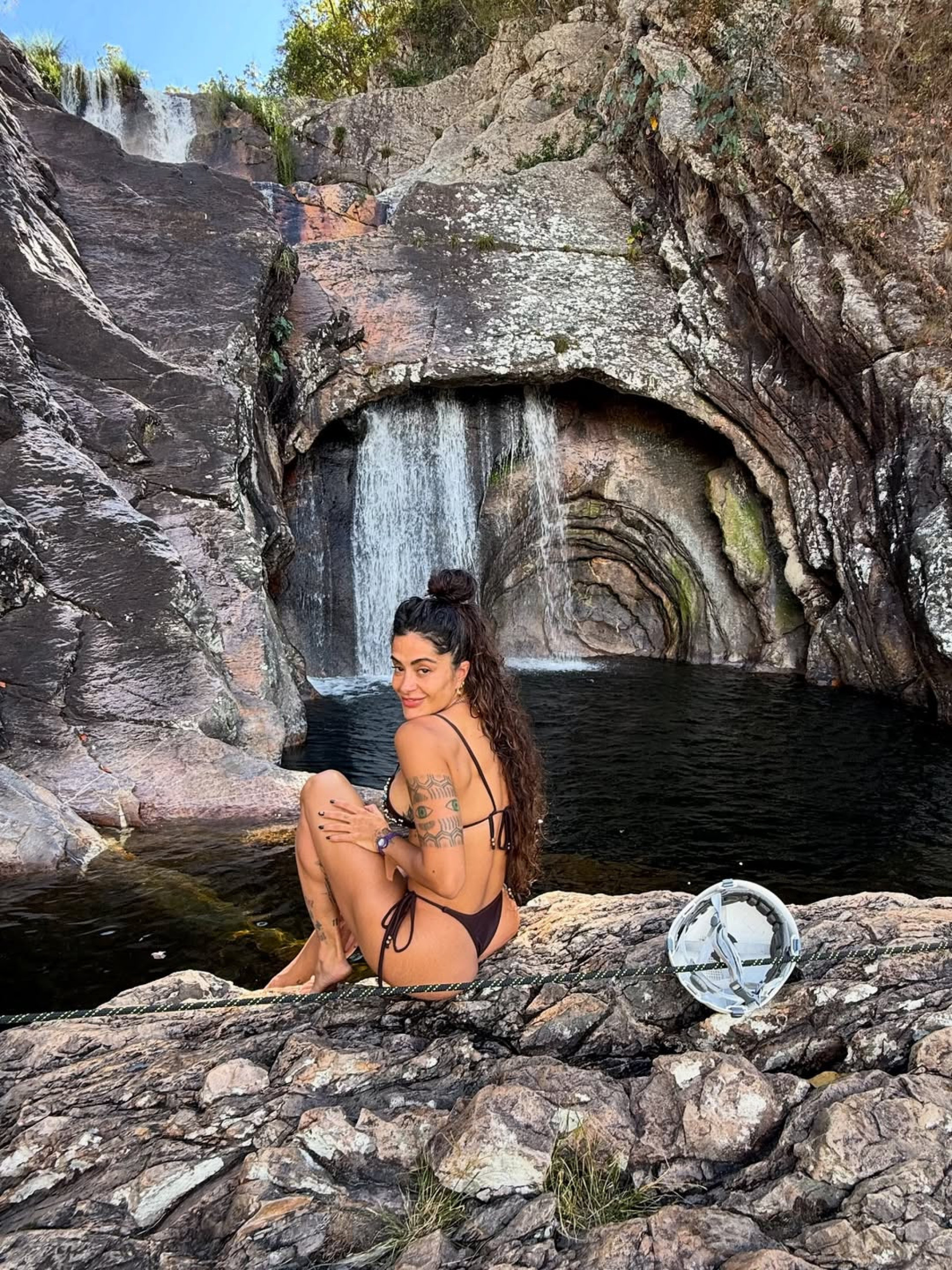 Aline Campos posou em cachoeira da Chapada dos Veadeiros - Reprodução/Instagram
