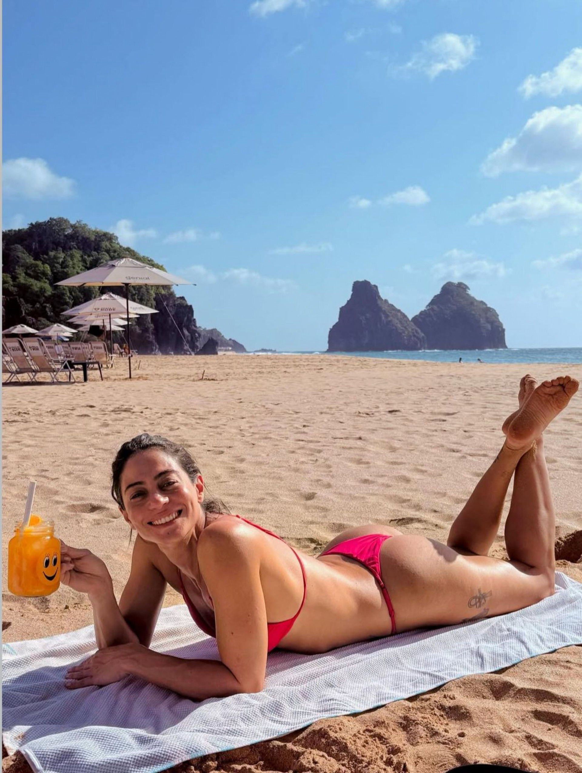 Carol Castro posa de biqu&iacute;ni em Fernando de Noronha - Reprodu&ccedil;&atilde;o Instagram