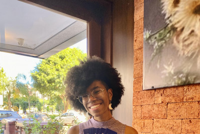 Débora Santos estreia na poesia com o livro Disso não consigo me livrar