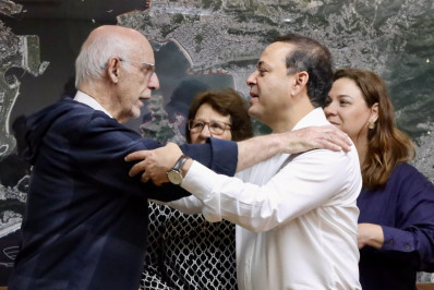 Prefeito Rodrigo Neves recebe Padre Júlio Lancellotti e apresenta programa Recomeço