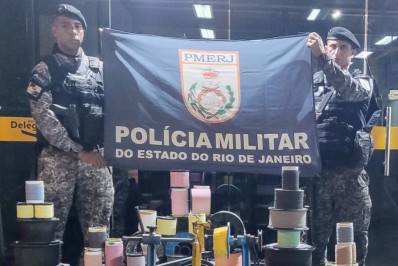 Policia localiza e fecha comércio ilegal de linha chilena em Duque de Caixas