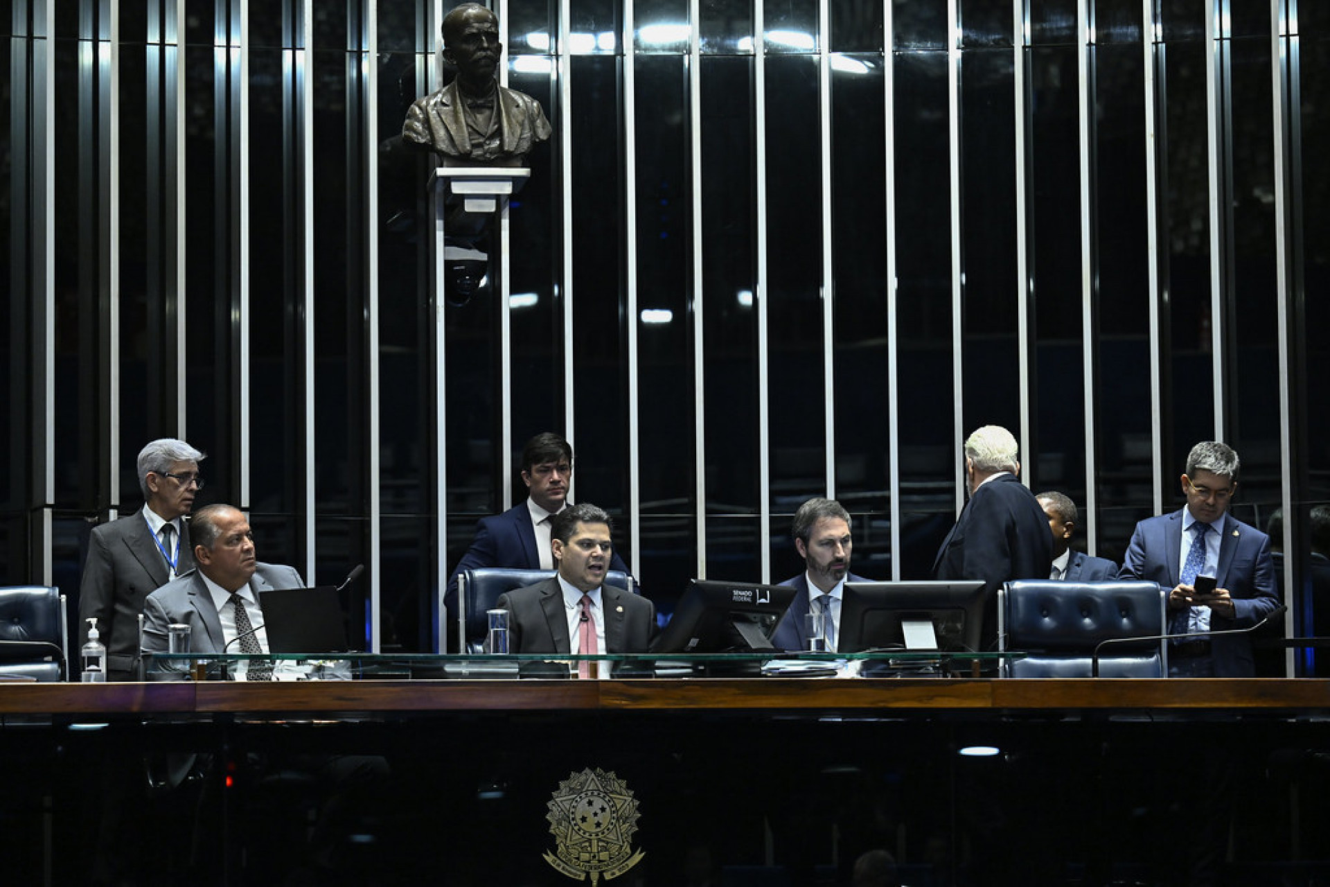 Senado anula norma sobre aborto legal em crianças vítimas de estupro