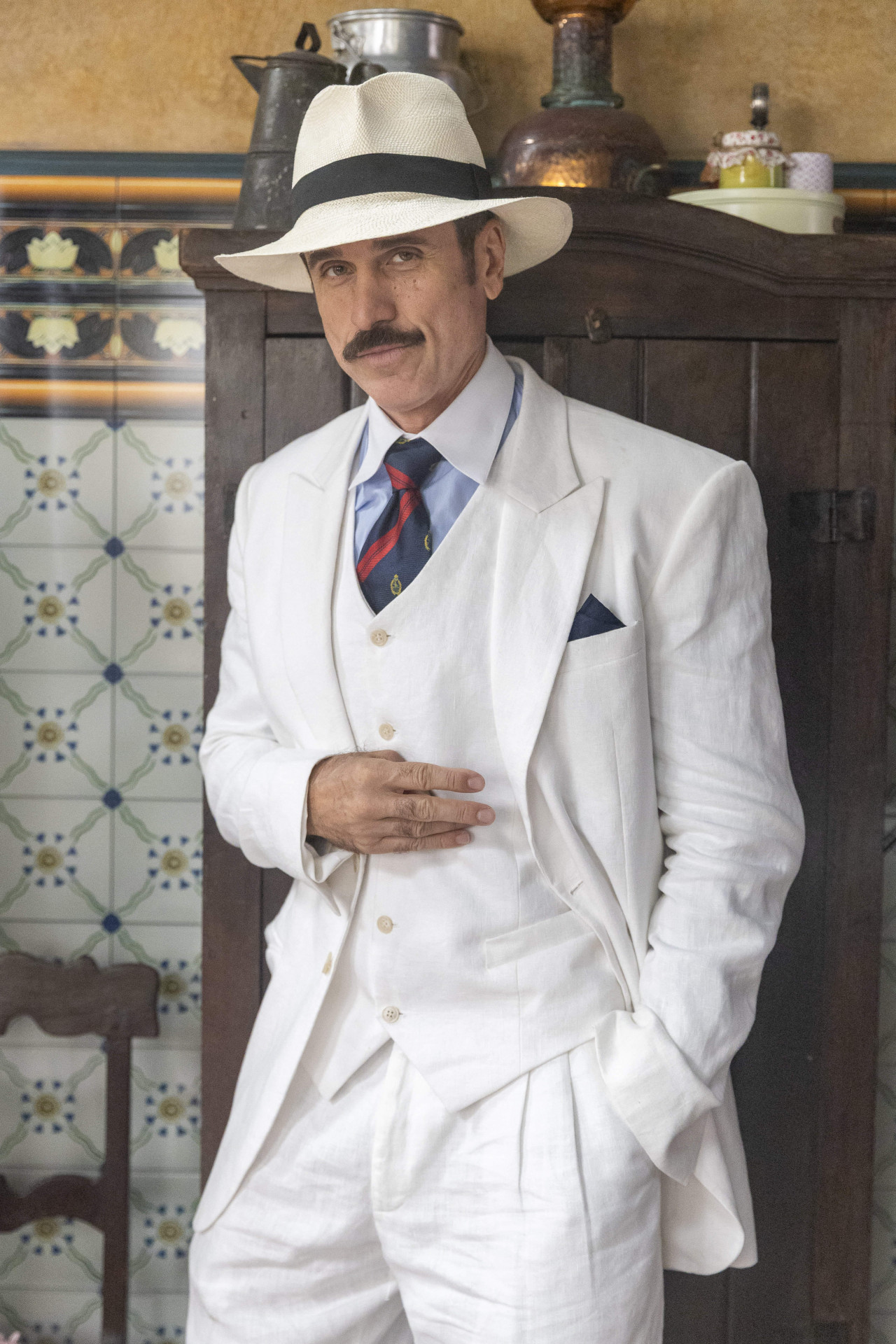 Êta Mundo Melhor: Ernesto ( Eriberto Leão ) - Léo Rosario / TV Globo