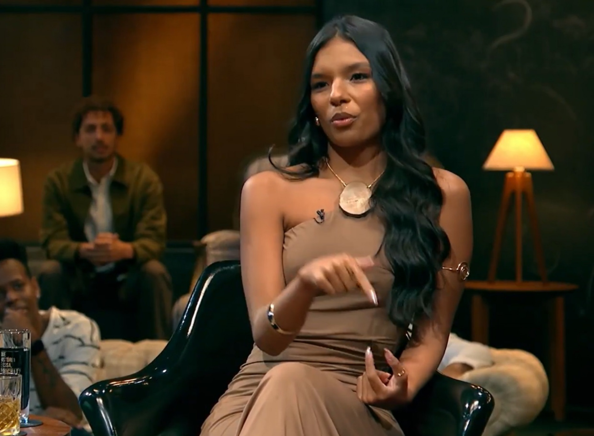 Mell Muzzillo - Reprodução de vídeo