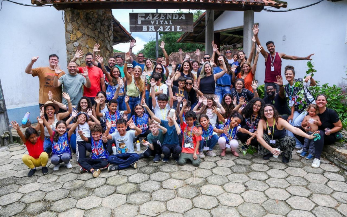 Mais uma turminha formada no Férias Científicas, na Fazenda Vital Brazil, em Cachoeiras de Macacu. Em 2025, projeto vai para sua 26ª edição