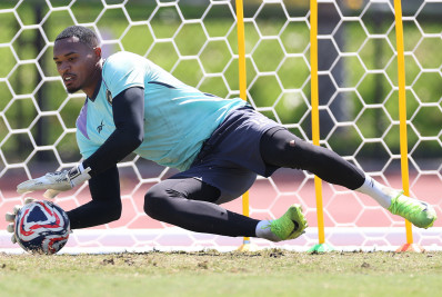 Manchester United se interessa em John e avalia oferta por goleiro do Botafogo