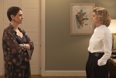 'Vale Tudo': Celina confronta Odete ao saber que irmã vazou foto de Heleninha embriagada