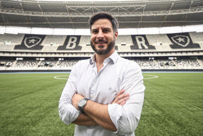 Dirigente do Botafogo rasga elogios ao time: 'Novamente fazendo história'