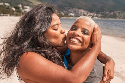 'A vida vai ser muito difícil sem você', desabafa irmã de brasileira morta em trilha na Indonésia