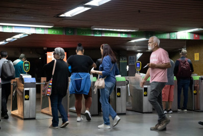 MetrôRio tem intervalos irregulares após acesso indevido na estação do Catete