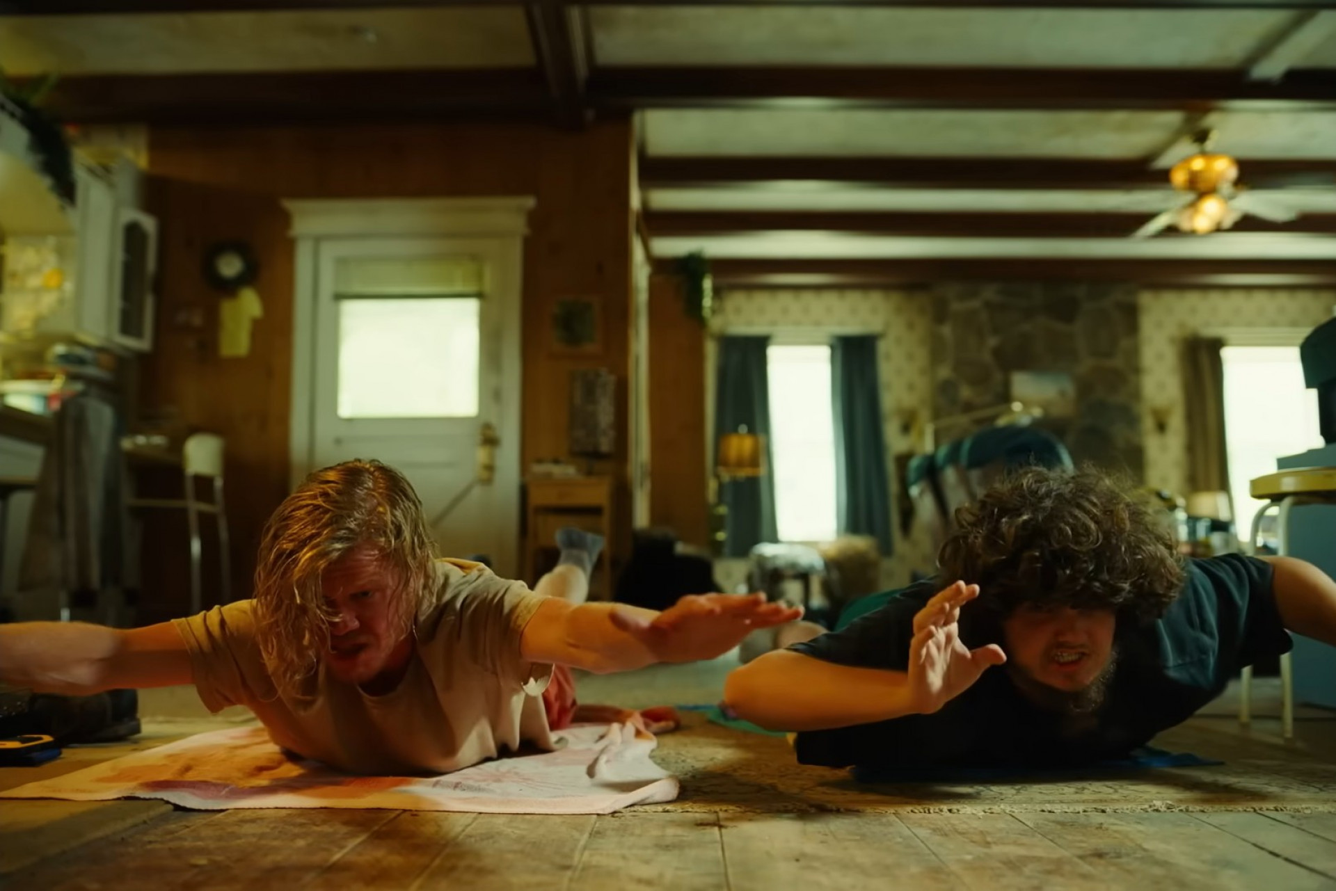 'Bugonia', novo filme de Yorgos Lanthimos, ganha primeiro teaser - Divulgação