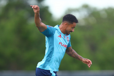 Flamengo terá Danilo e Ayrton Lucas como titulares contra o Bahia; veja provável time