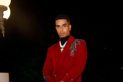 Veigh recebe famosos em lançamento de álbum