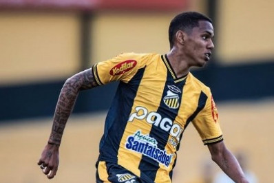Botafogo tem interesse em jovem zagueiro de clube paulista para substituir Jair