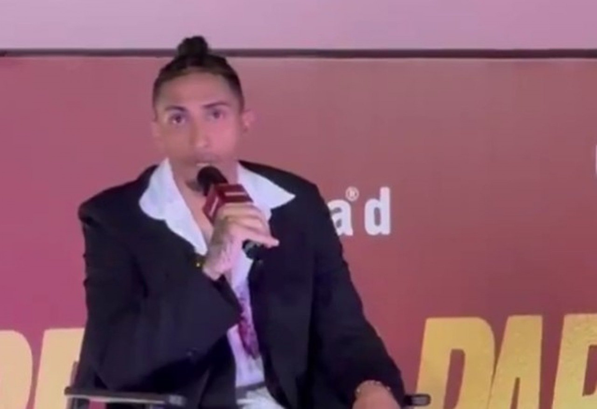 Raphinha critica Mundial: “Abrir m&atilde;o de f&eacute;rias por obriga&ccedil;&atilde;o &eacute; muito complicado”