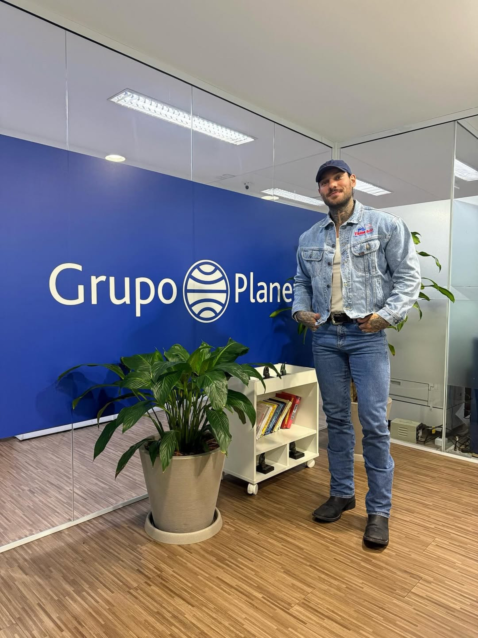 Lucas Lucco vai lançar primeiro livro de poemas  - Reprodução/Instagram