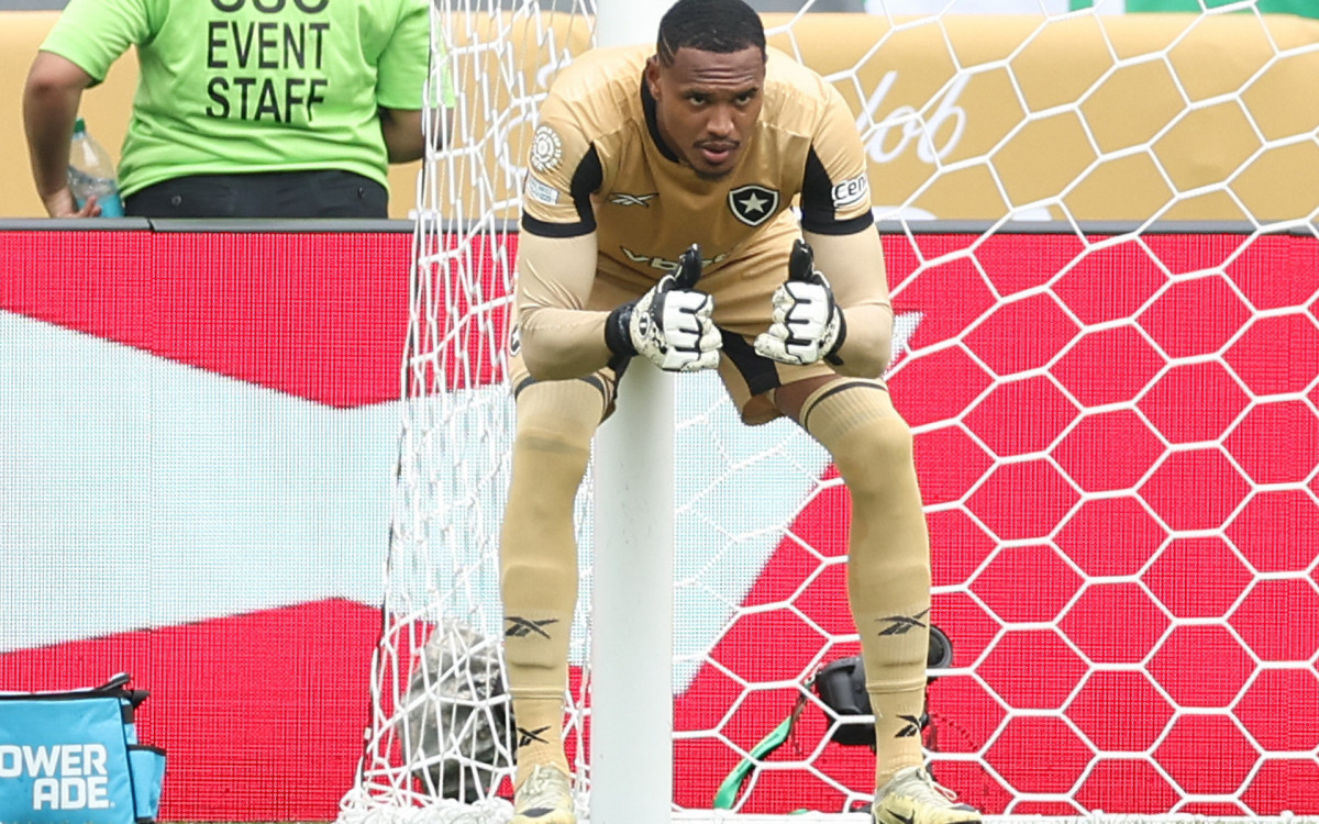 John em ação pelo Botafogo diante do Palmeiras no Lincoln Financial Field