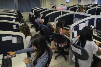 Senado analisa projeto que proíbe e pune ligações indesejadas de telemarketing
