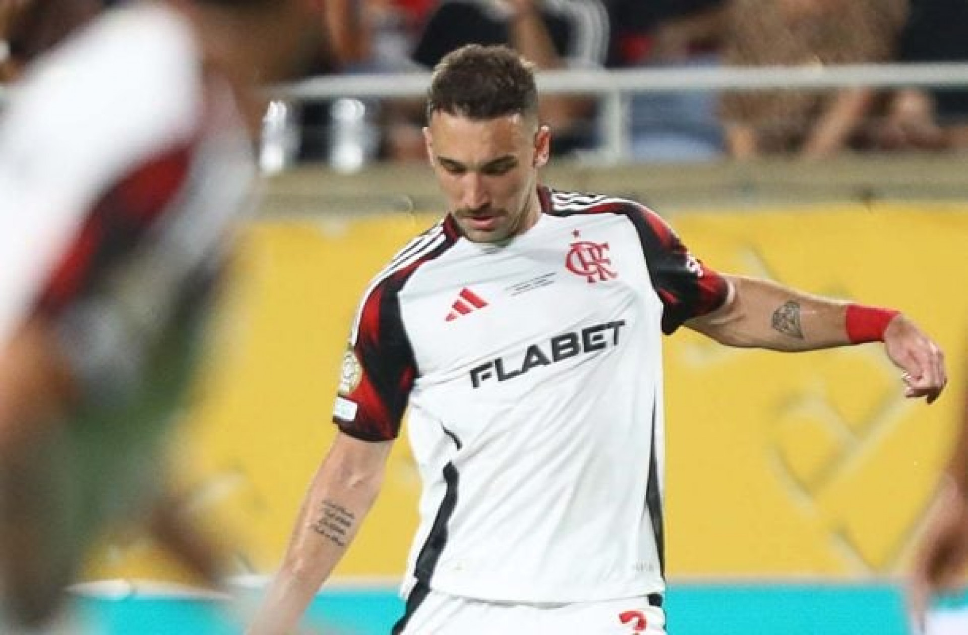 L&eacute;o Ortiz descreve expectativa para Flamengo x Bayern: ‘Mais importante da minha carreira’