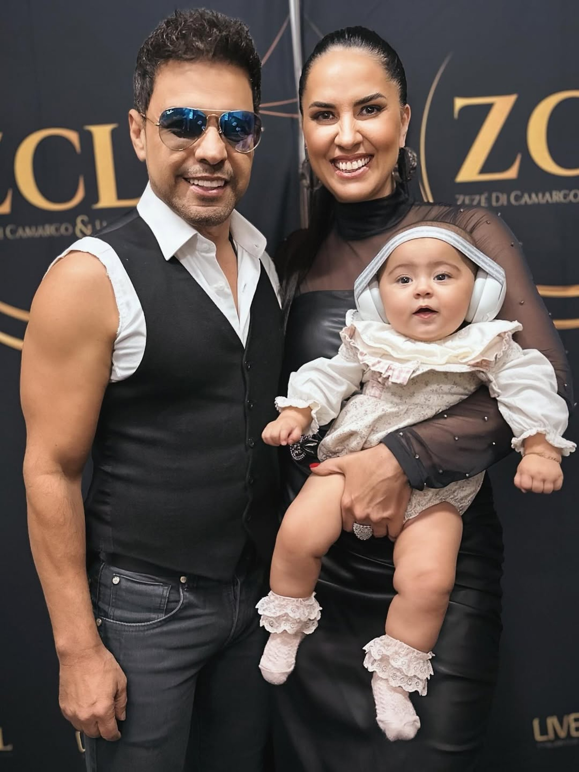 Zezé Di Camargo e Graciele Lacerda são pais de Clara, de 6 meses - Reprodução/Instagram 