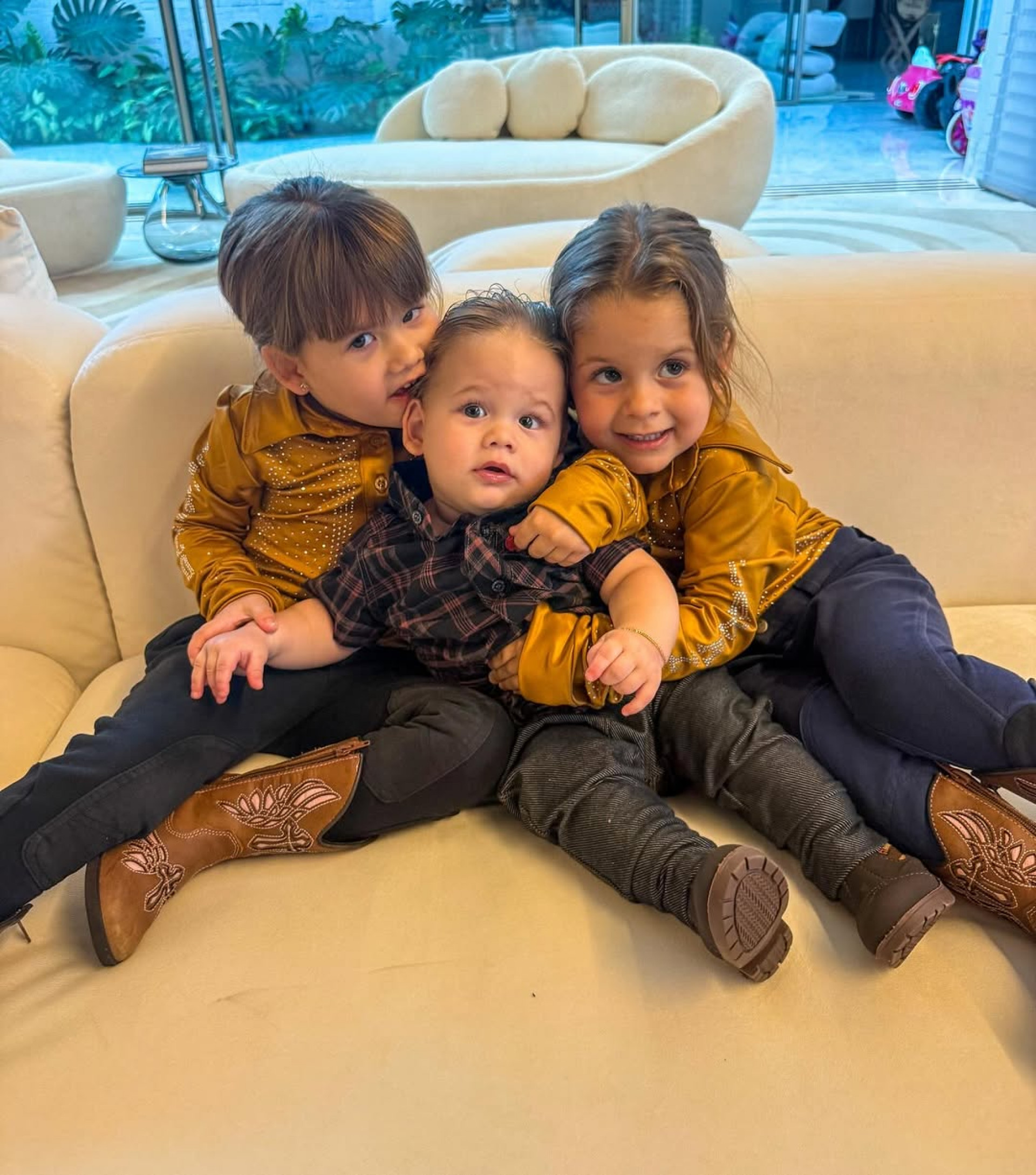 Virginia Fonseca encanta ao compartilhar novos registros dos filhos, Maria Alice, José Leonardo e Maria Flor - Reprodução / Instagram