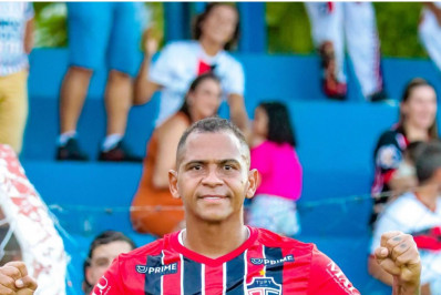  Ex-Fluminense marca primeiro gol após perder mais de 40kg