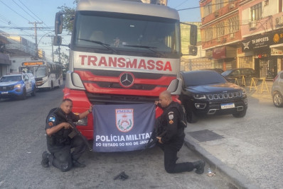 Caminhão com carga avaliada R$ 600 mil é recuperado na Pavuna