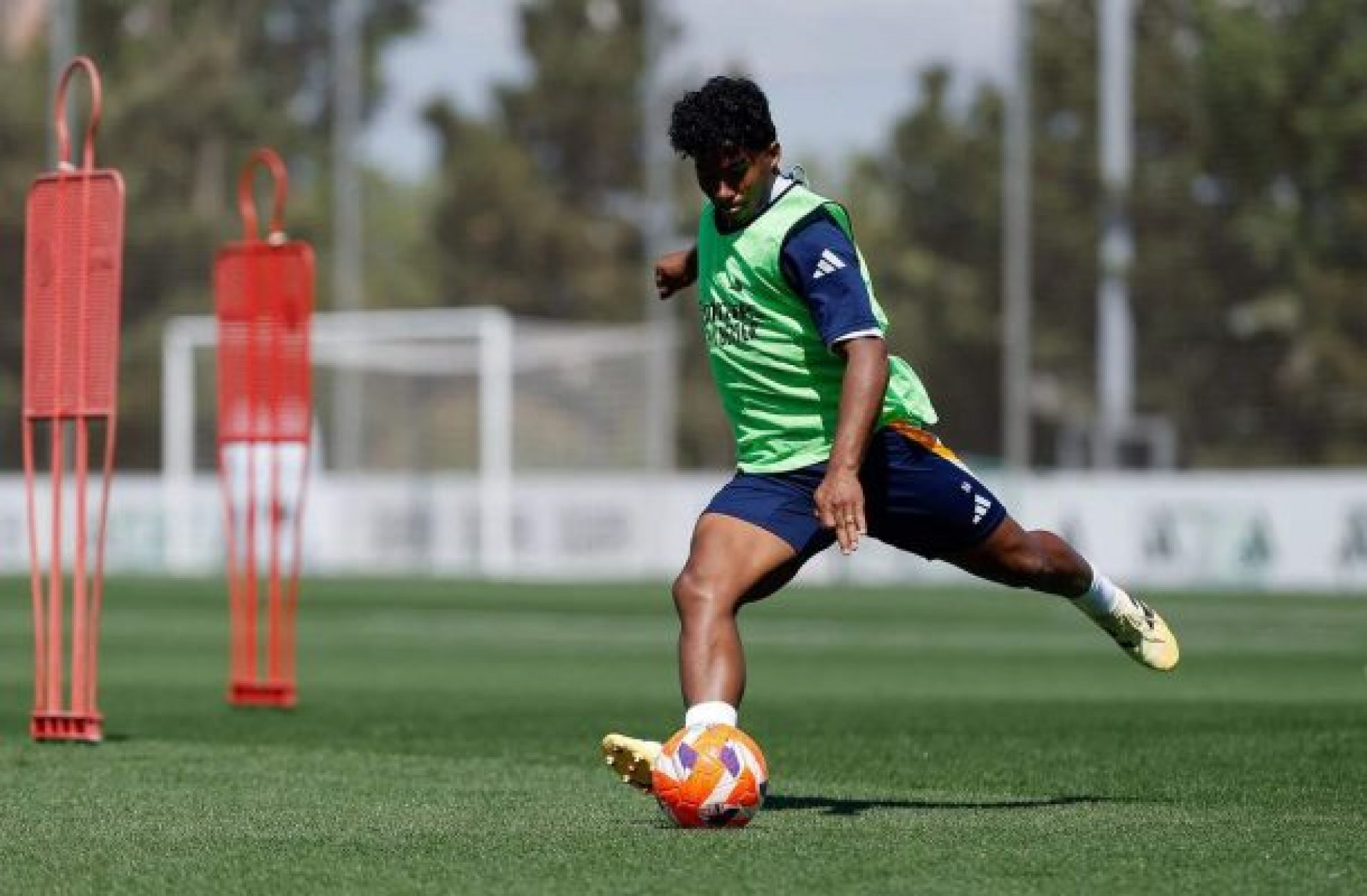 Endrick chega aos EUA para a disputa do Mundial de Clubes