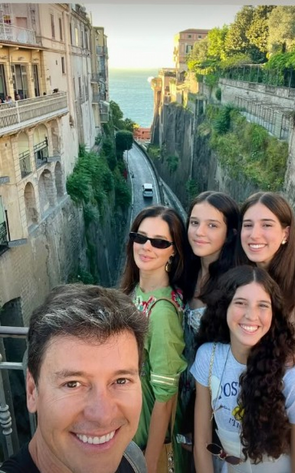 Rodrigo Faro, Vera Viel e as filhas na Itália - Reprodução/Instagram