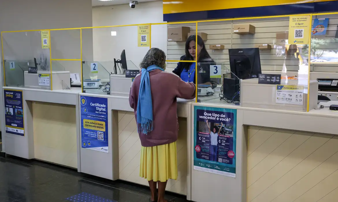 Correios atendem 1,3 milhões de aposentados sobre débitos indevidos