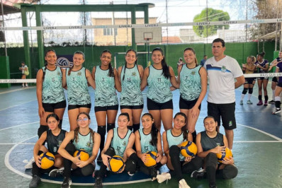Meninas do vôlei de Quissamã encaram desafios nos Jogos de Base e ganham experiência