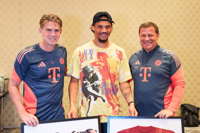 Após participar da vitória sobre o Flamengo, jogador deixa o Bayern