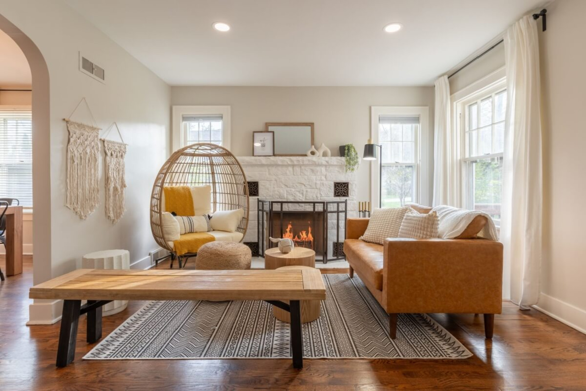 &Agrave; medida que as temperaturas caem, &eacute; comum buscar solu&ccedil;&otilde;es para deixar os ambientes mais confort&aacute;veis e quentes (Imagem: Joshua Applegate Creative | Shutterstock)