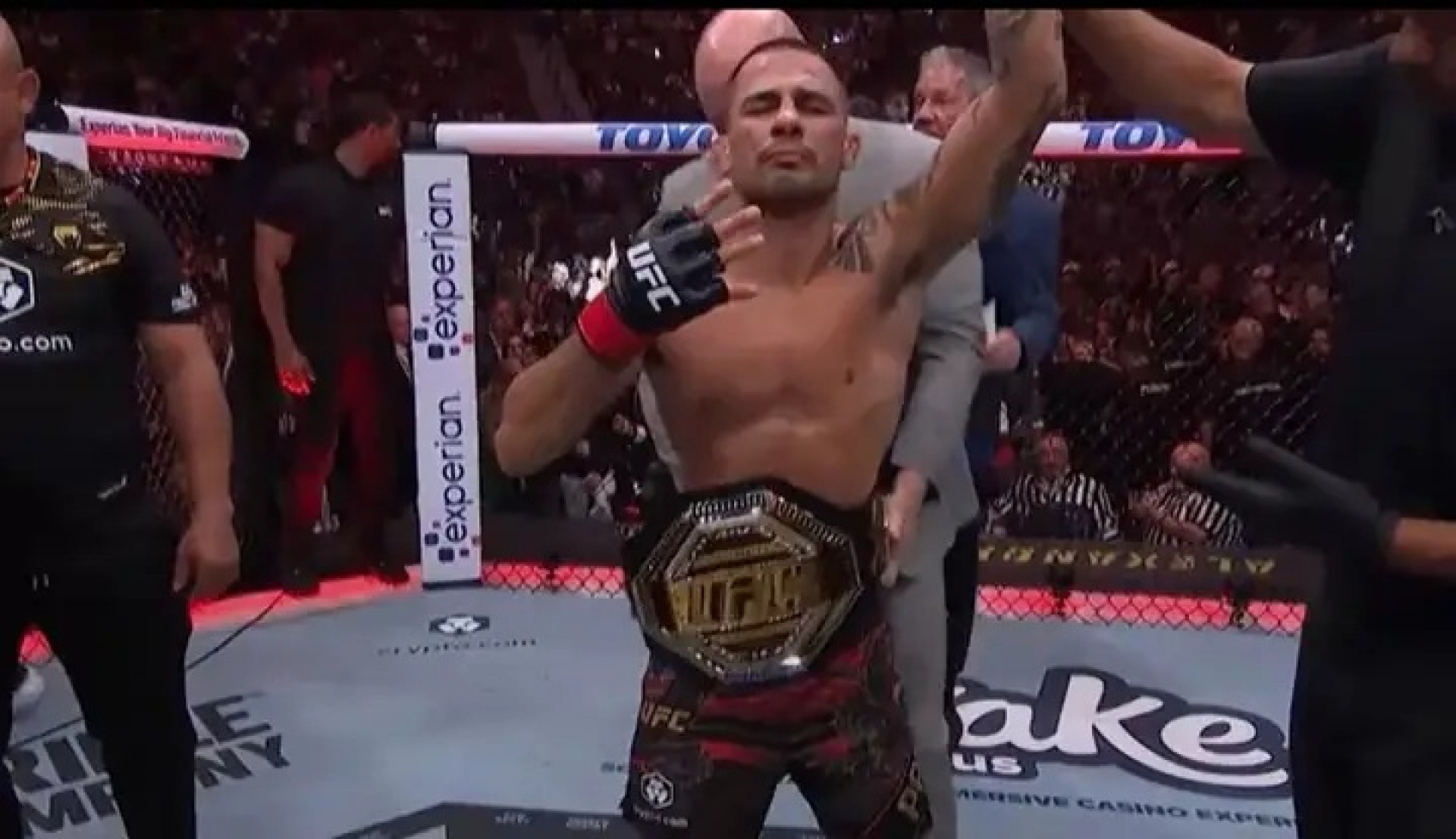 Alexandre Pantoja finalizou Kara-France no terceiro round do co-main event  -  (Foto: Reprodução/UFC)