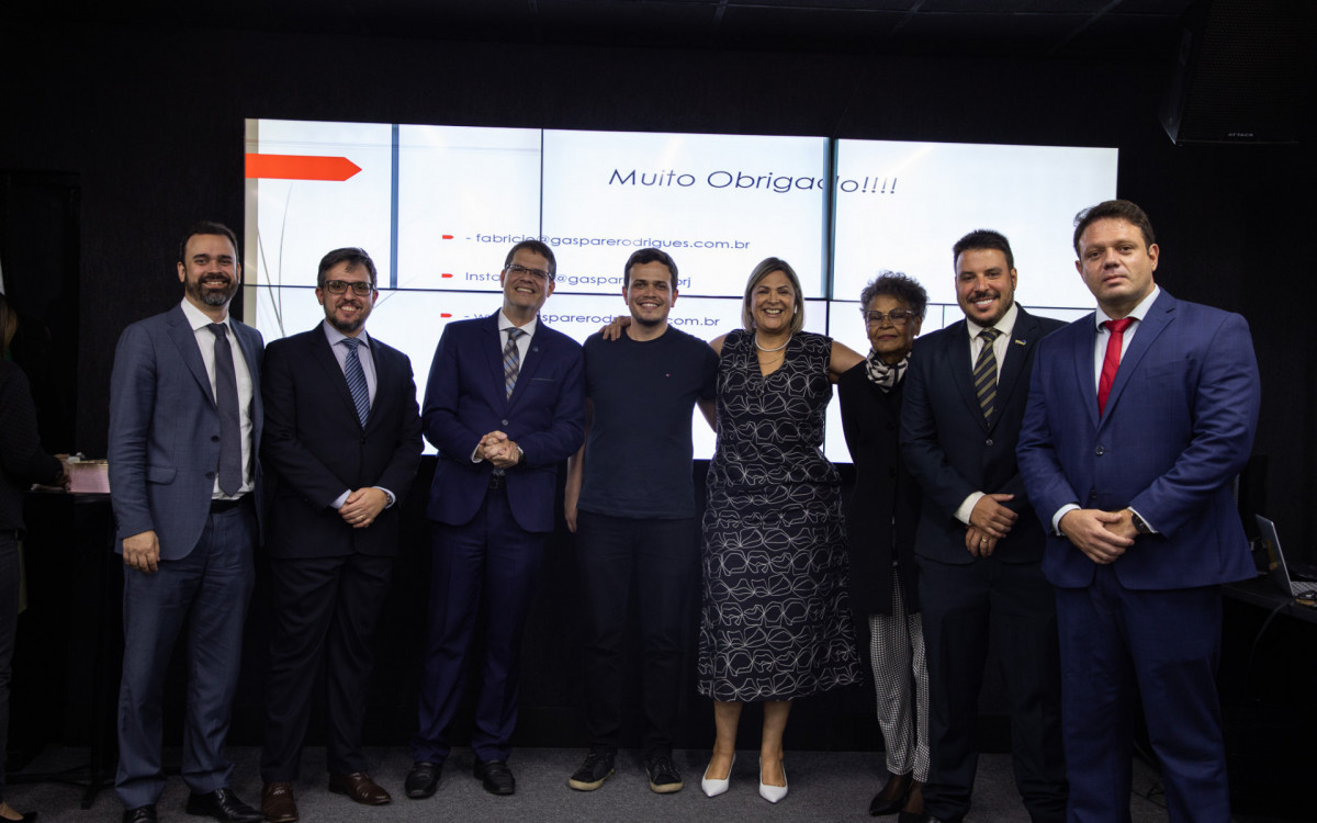 Evento no auditório da Prefeitura foi palco de entrega de títulos de cidadão mesquitense
