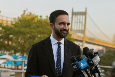 Zohran Mamdani derrota Cuomo e vence primárias para prefeito democrata de Nova York