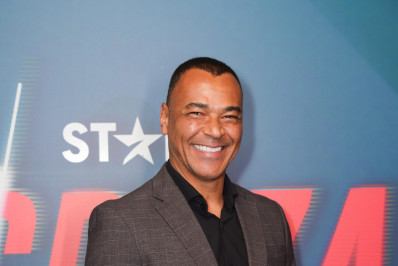 Cafu comenta disputa entre clubes sobre gramado sintético: 'Talento prevalece'