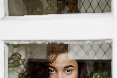 Artista de Caxias embarca para Amazônia em projeto que transforma palafitas em arte