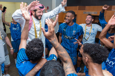 Jogadores do Al-Hilal vão à loucura com 'bicho' por vitória sobre o City; veja