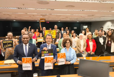Chega ao Congresso caderno de propostas para educação antirracista